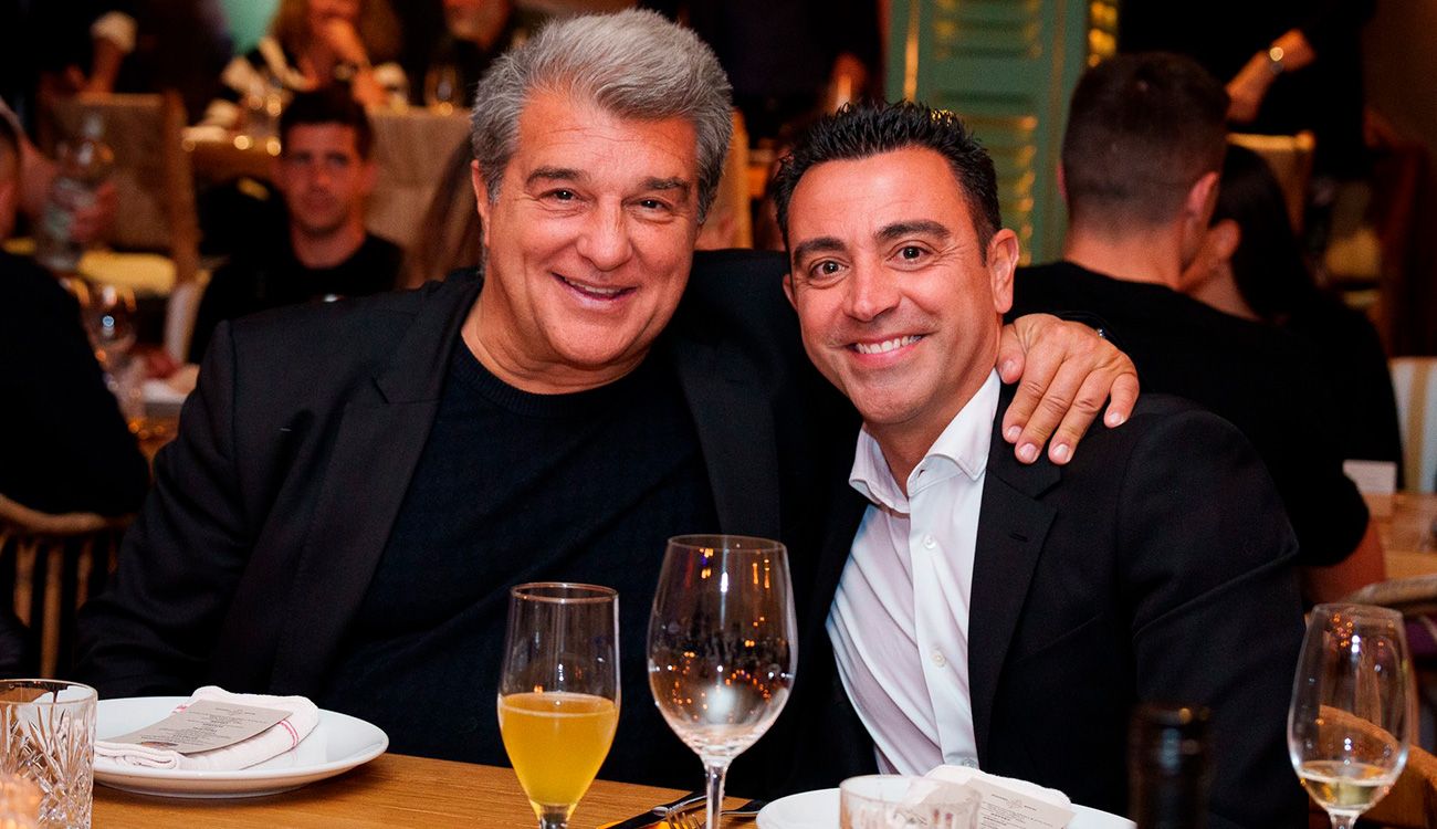 Laporta and Xavi at a dinner to celebrate the League