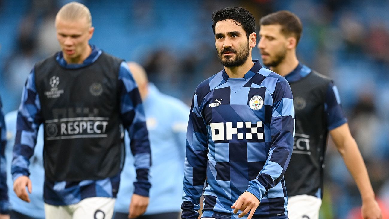 İlkay Gündogan in a warm-up with Manchester City
