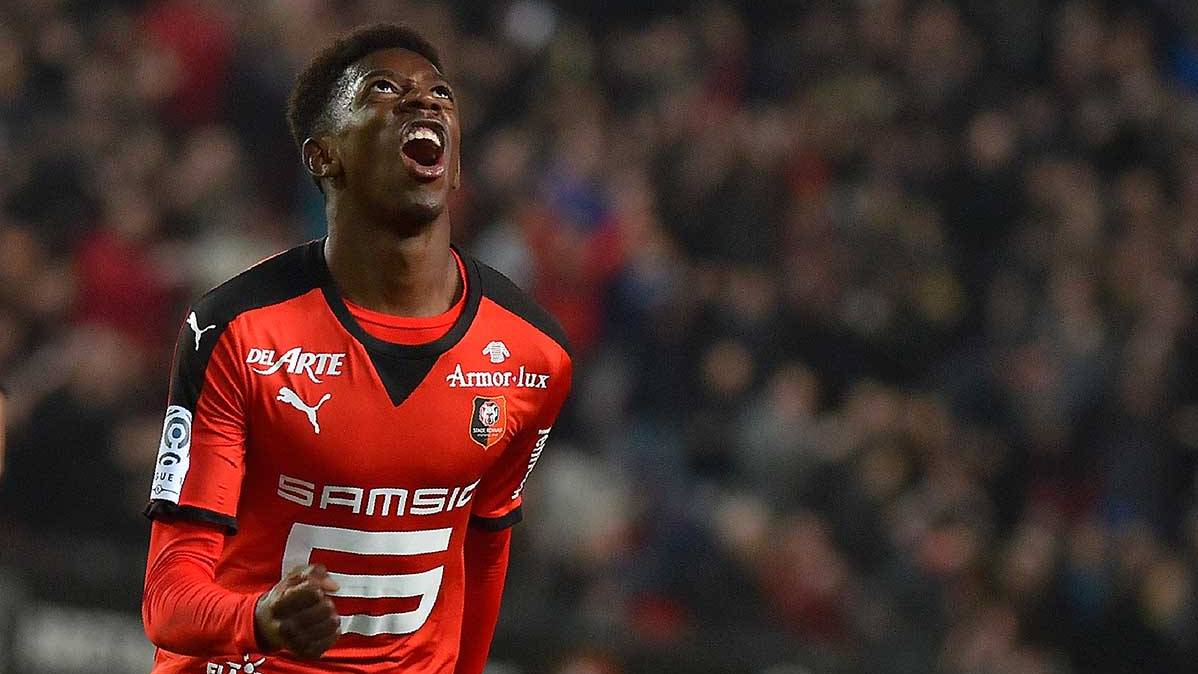 Ousmane Dembélé celebra un gol con el Rennes