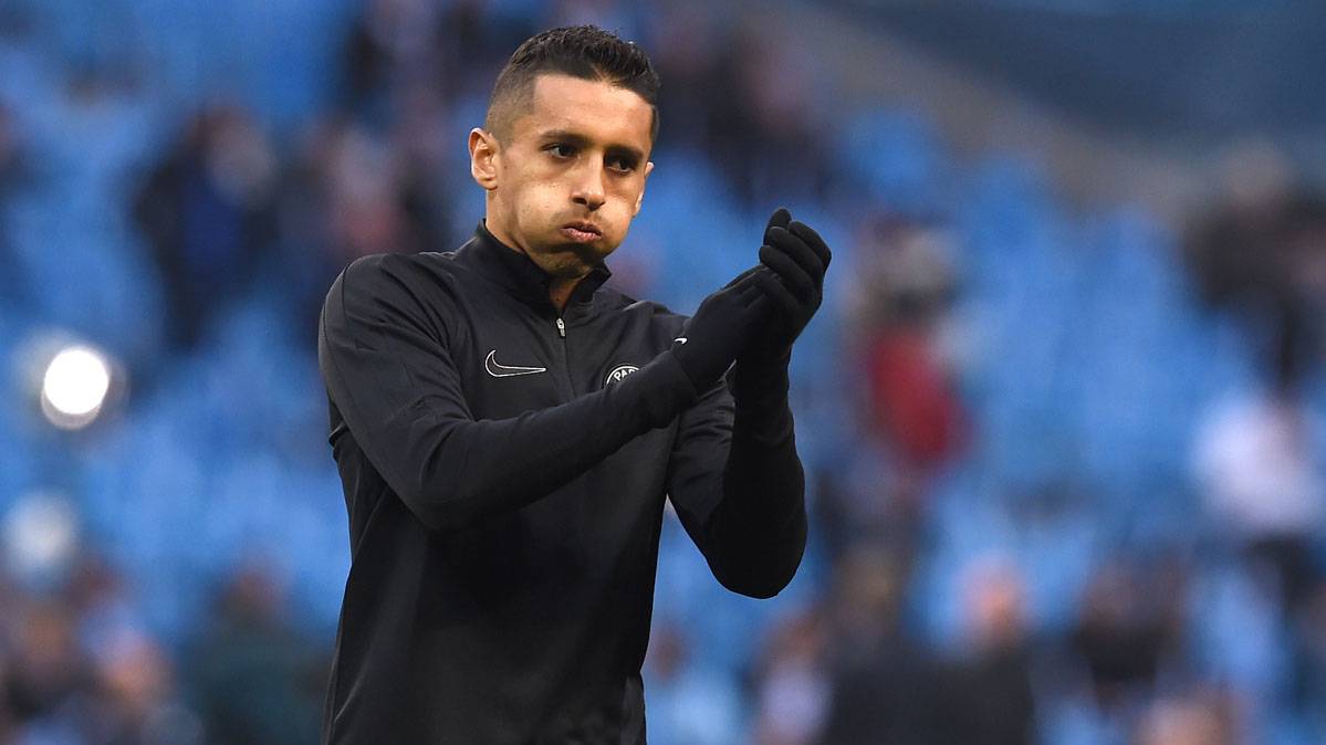 Marquinhos, heating before measuring  to the Manchester City