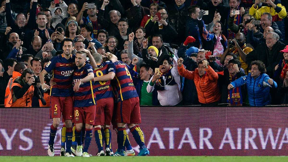 El FC Barcelona necesita que el Camp Nou vuelva a llevarle en volandas