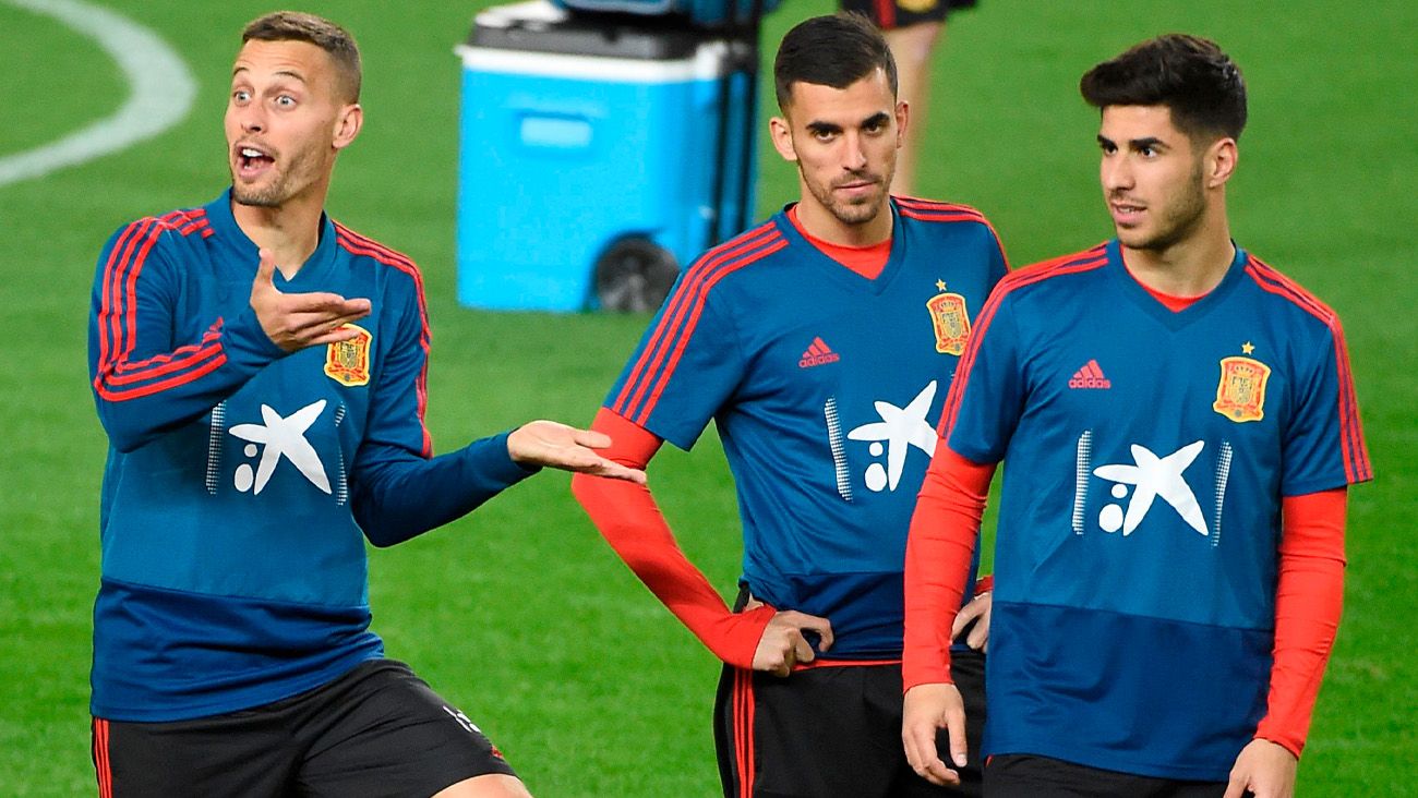 Dani Ceballos and Marco Asensio during a training session with Spain