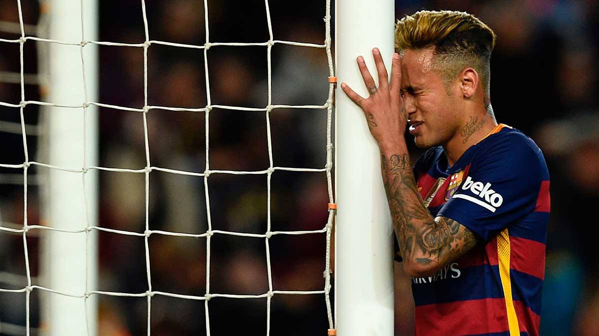 Neymar Júnior maldice ante el Valencia la mala suerte del FC Barcelona