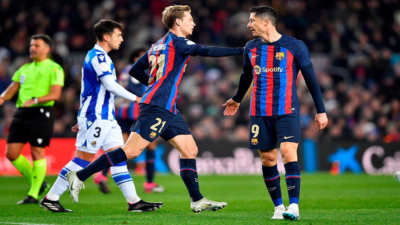 Lewandowski y De Jong contra la Real Sociedad