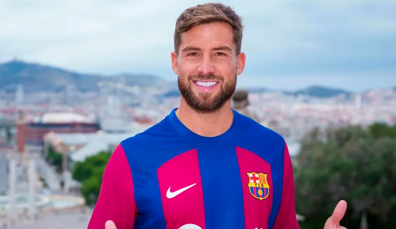 Iñigo Martínez with Barça