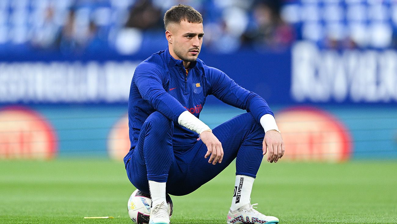 Arnau Tenas antes de un partido del Barça