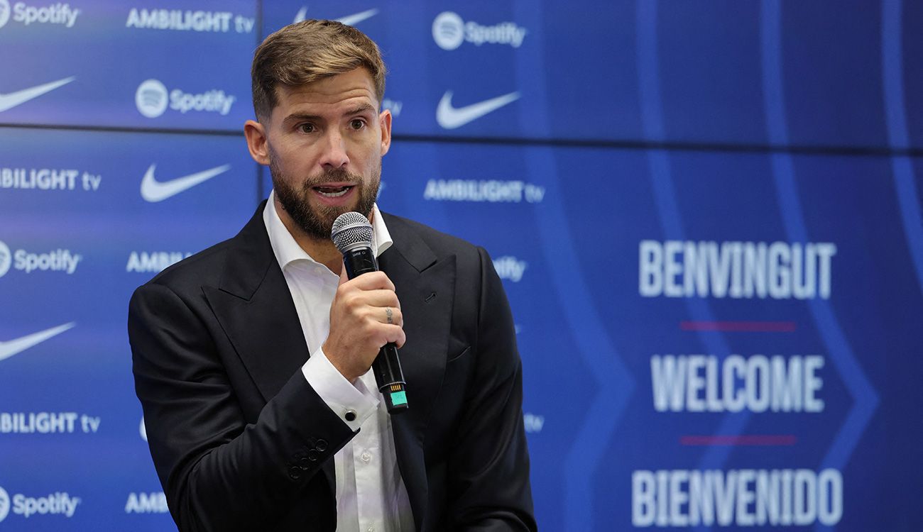 Iñigo Martínez en rueda de prensa