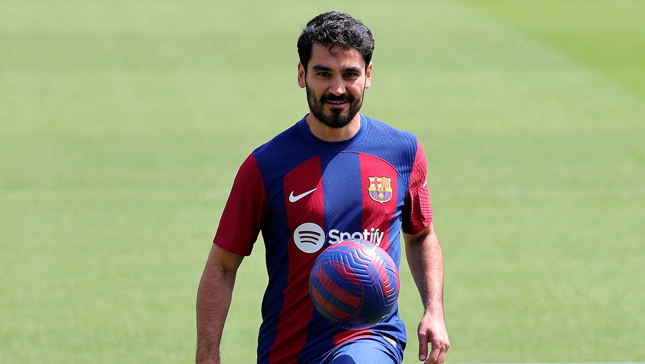 Ilkay Gündogan durante su presentación con el Barça