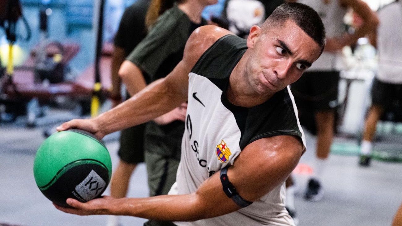 Ferran Torres exercising with Barça