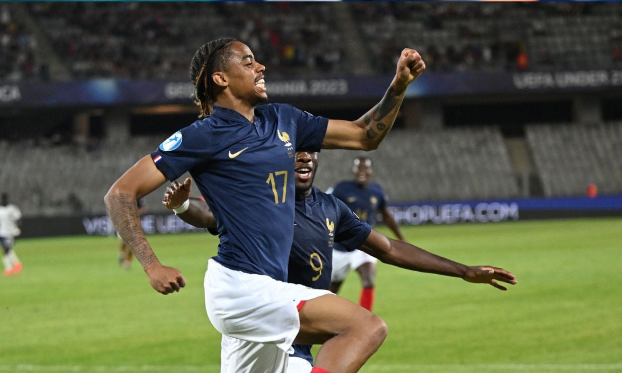 Bradley Barcola en un partido con Francia Sub 21