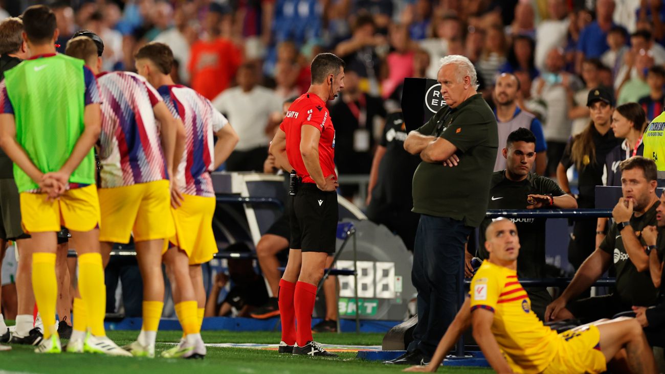 Soto Grado viendo el VAR Barça y Getafe 