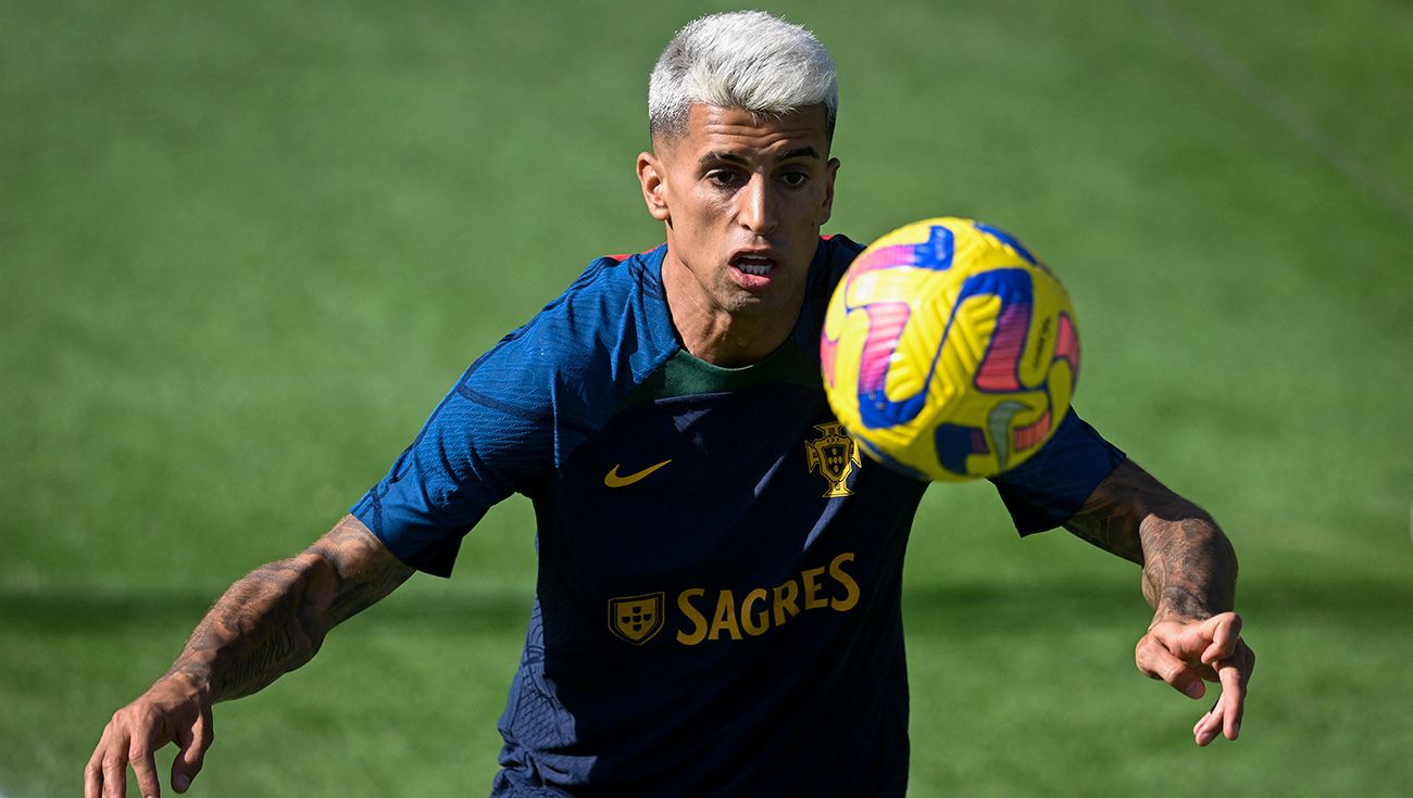 Joao Cancelo en un entrenamiento con Portugal