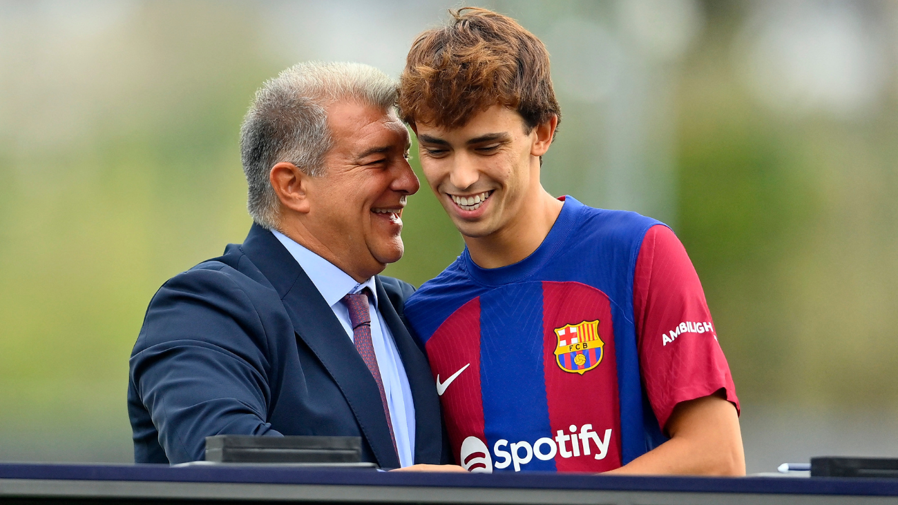 Joan Laporta y Joao Félix en su presentación como jugador del FC Barcelona