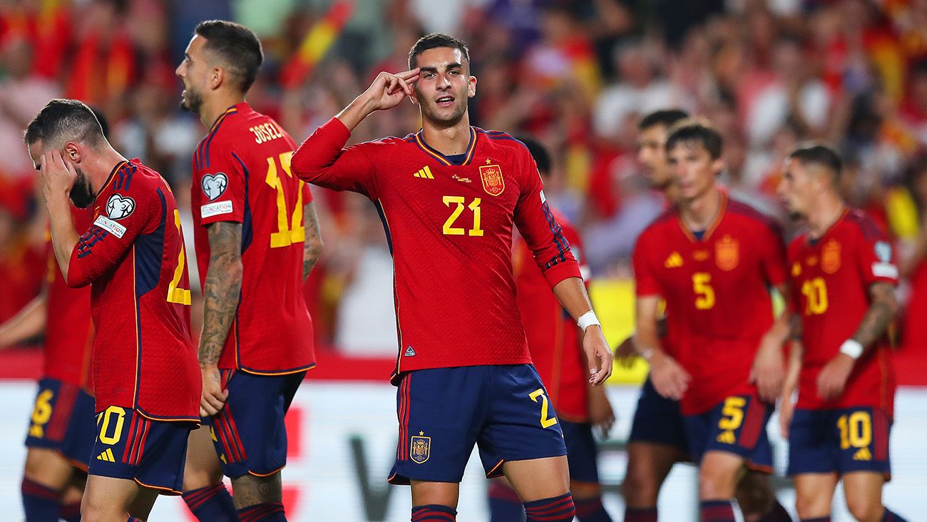 Ferran Torres celebrating one of his goals against Cyprus (6-0)