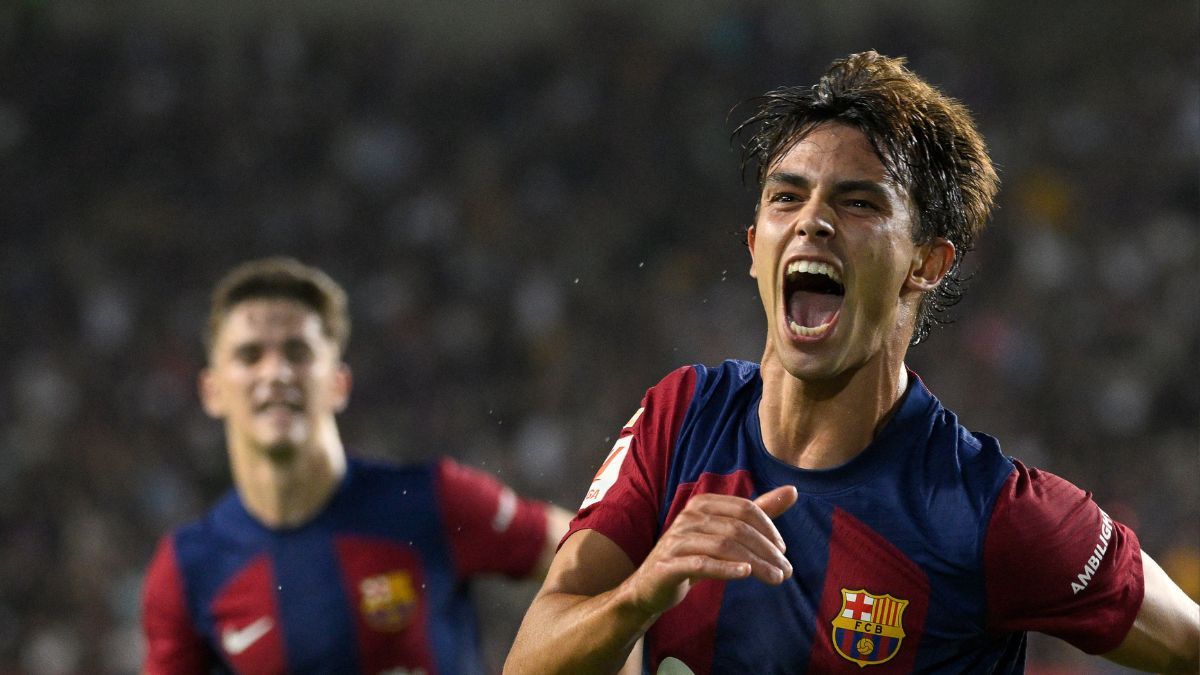 Joao Félix celebra su primer gol con el Barça