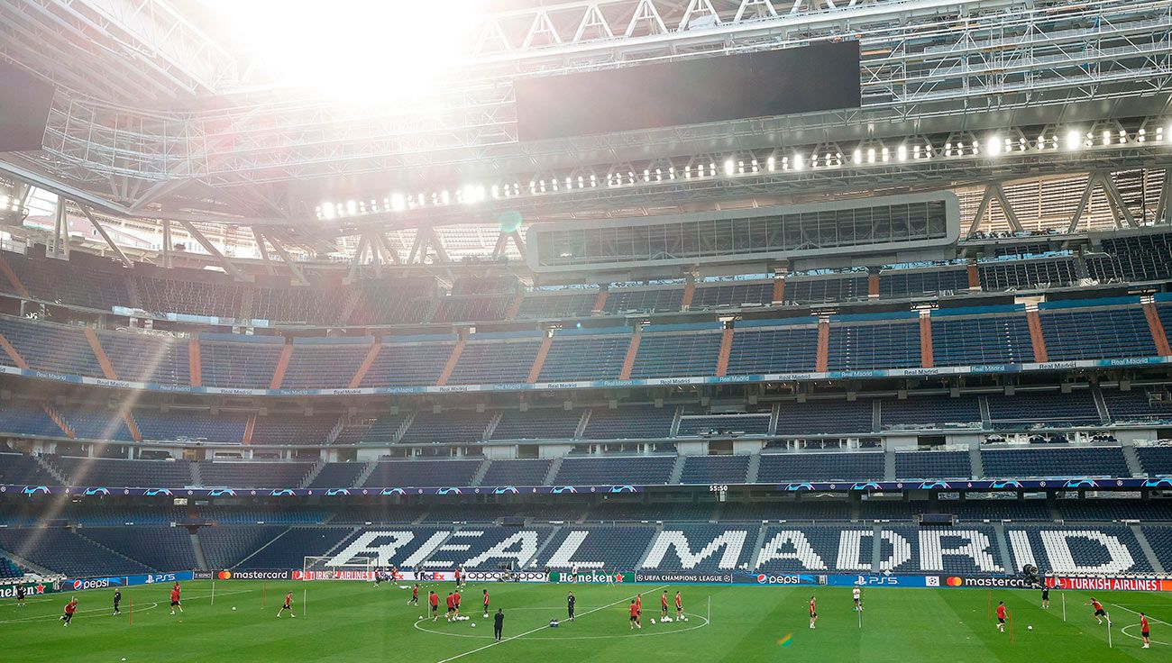 370 millones más para el Santiago Bernabéu y Florentino Pérez saca  pecho: Lo de guardar el césped es un invento mío