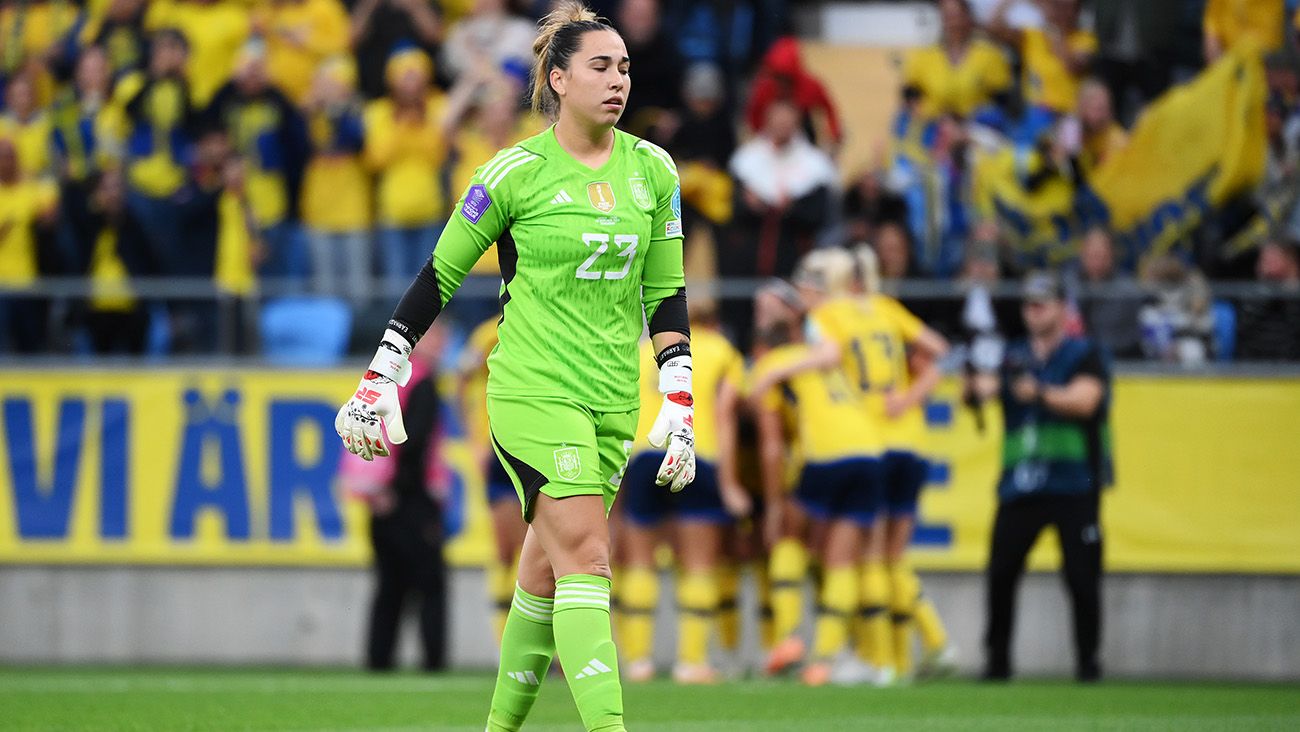 Cata Coll in a match with the Spanish National Team