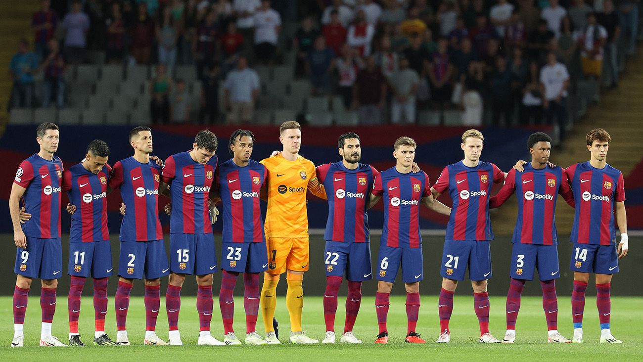 Jugadores del FC Barcelona antes del partido ante el Amberes