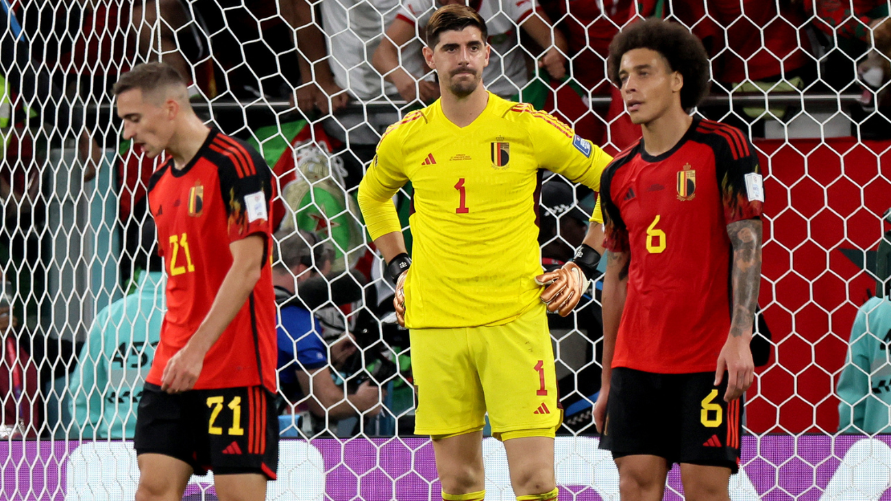 Thibaut Courtois, Timothy Castagne y Axel Witsel en un partido con la selección de Bélgica 