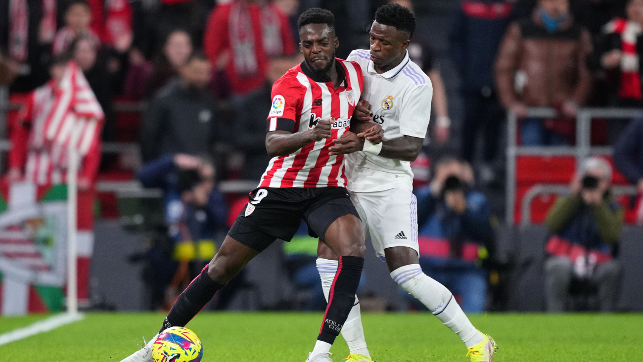 Iñaki Williams y Vinicius en el duelo del Athletic ante el Real Madrid por LaLiga