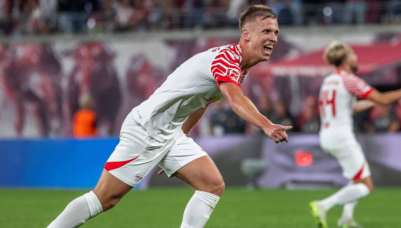 Dani Olmo celebrando un gol con el Leipzig