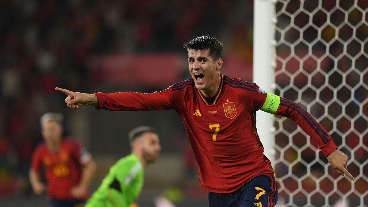 Alvaro Morata celebra un gol con España