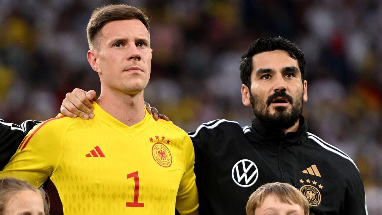 Marc-André ter Stegen and Ílkay Gündogan in a match with their national team