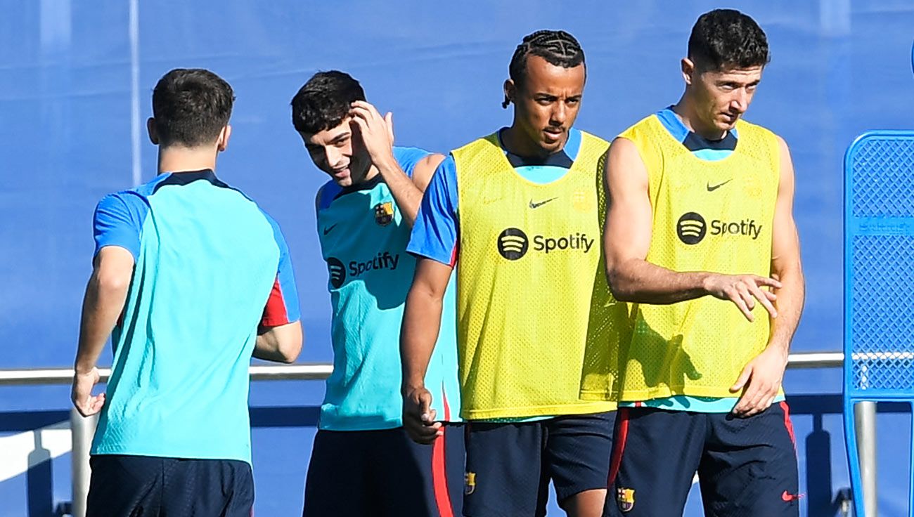 Lewandowski, Koundé y Pedri durante un entrenamiento