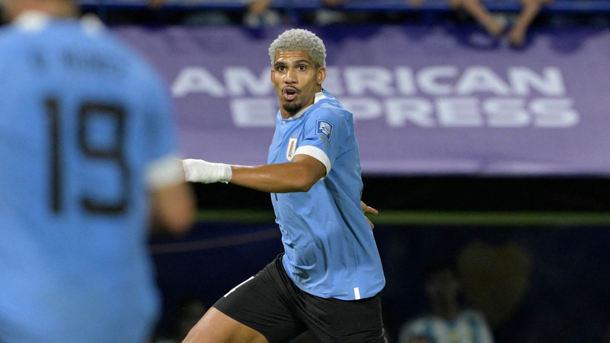 Ronald Araújo en la victoria de Uruguay sobre Argentina