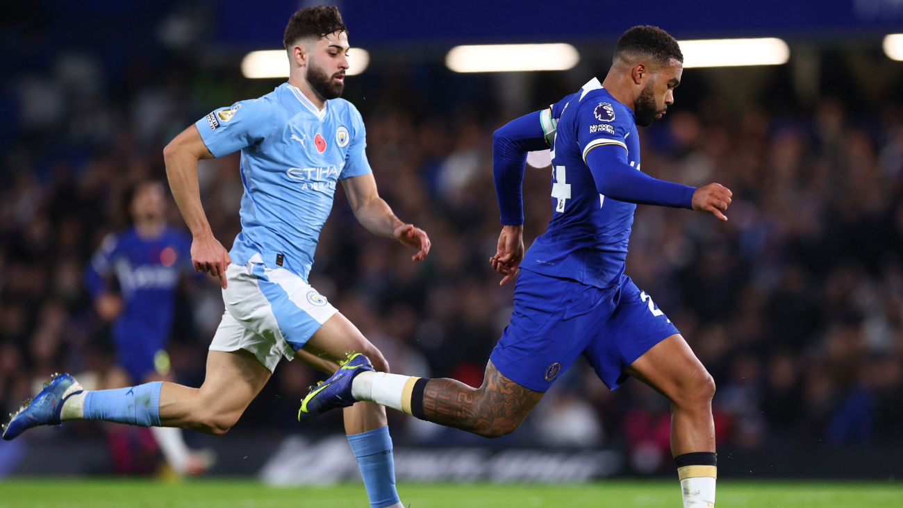 Josko Gvardiol y Reece James en el duelo entre el Manchester City y el Chelsea