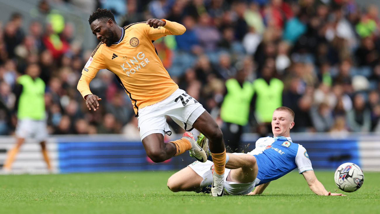 Wilfred Ndidi con el Leicester City en el Championship