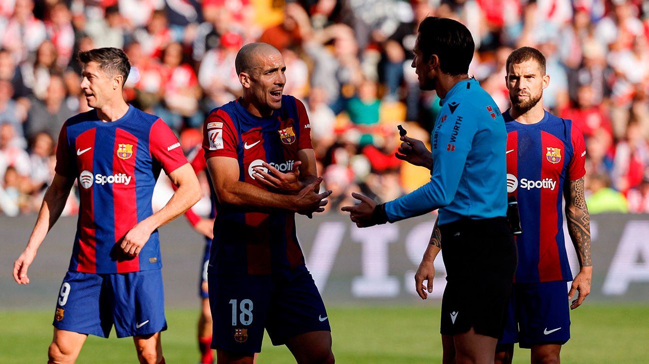 Oriol Romeu reclama una acción a Munuera Montero