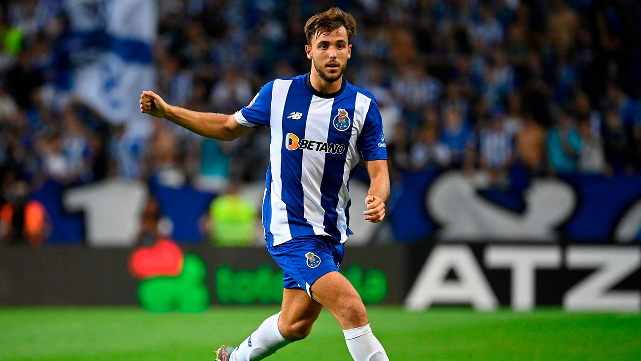 Nico González en un partido con el Oporto