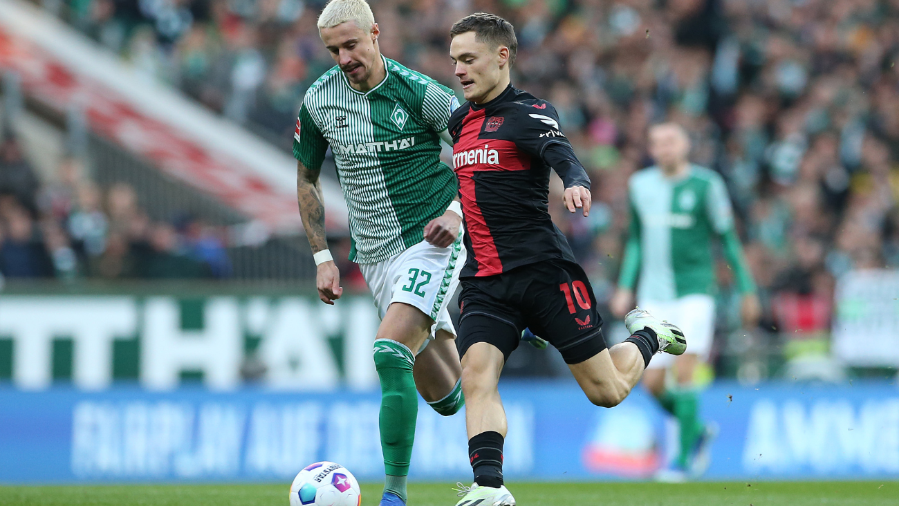 Florian Wirtz con el Bayer Leverkusen en el duelo de la Bundesliga contra el Werder Bremen
