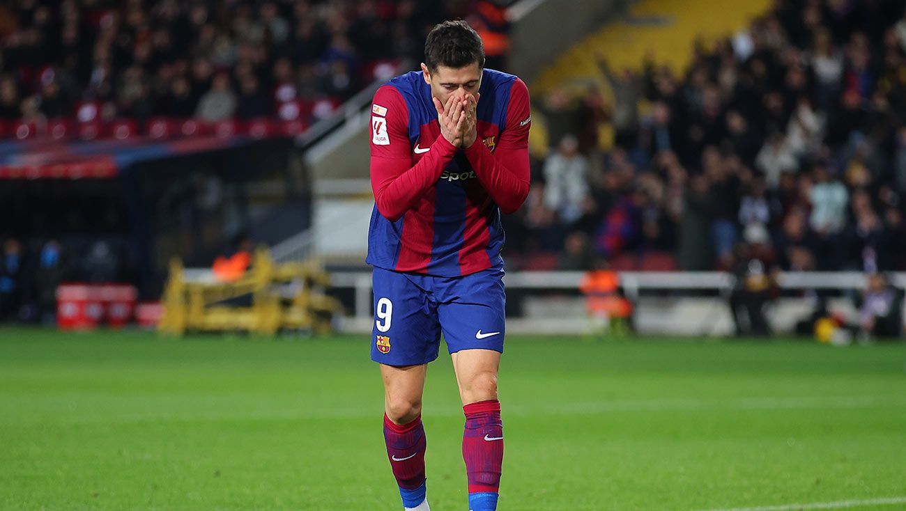 Lewandowski lamentándose tras una situación de gol