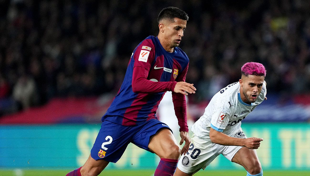 Joao Cancelo ante el Girona