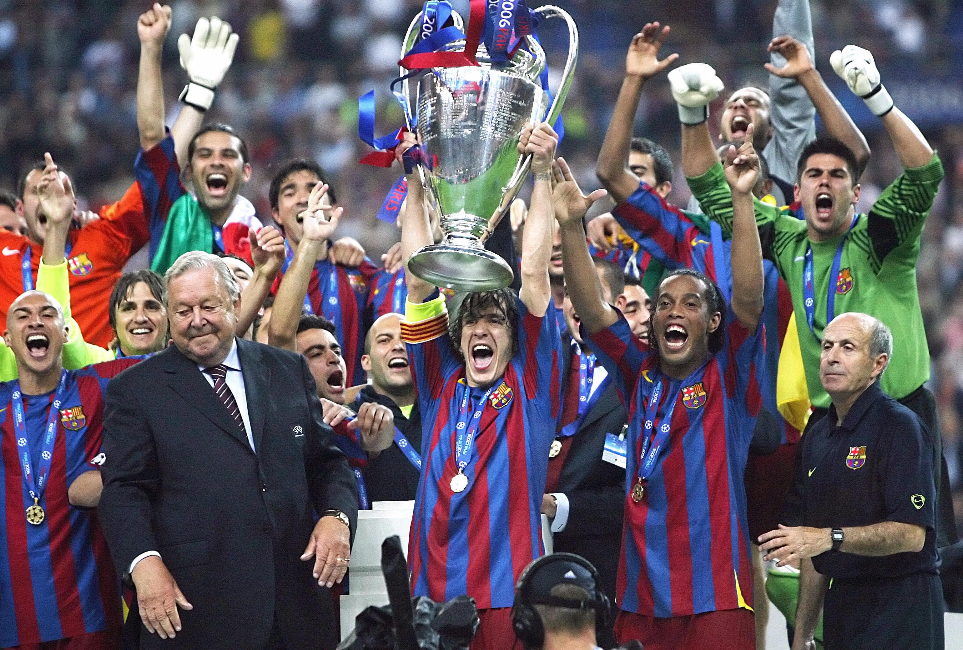 Carles Puyol levanta la segunda Champions del Barça