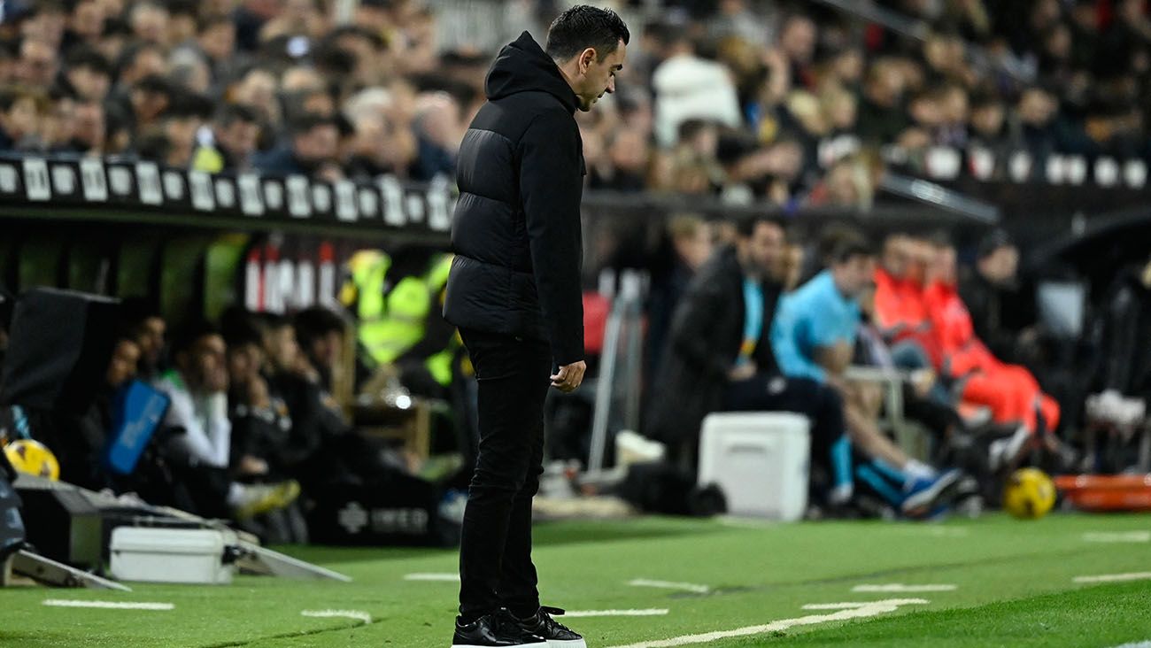 Xavi Hernández, crestfallen at Mestalla