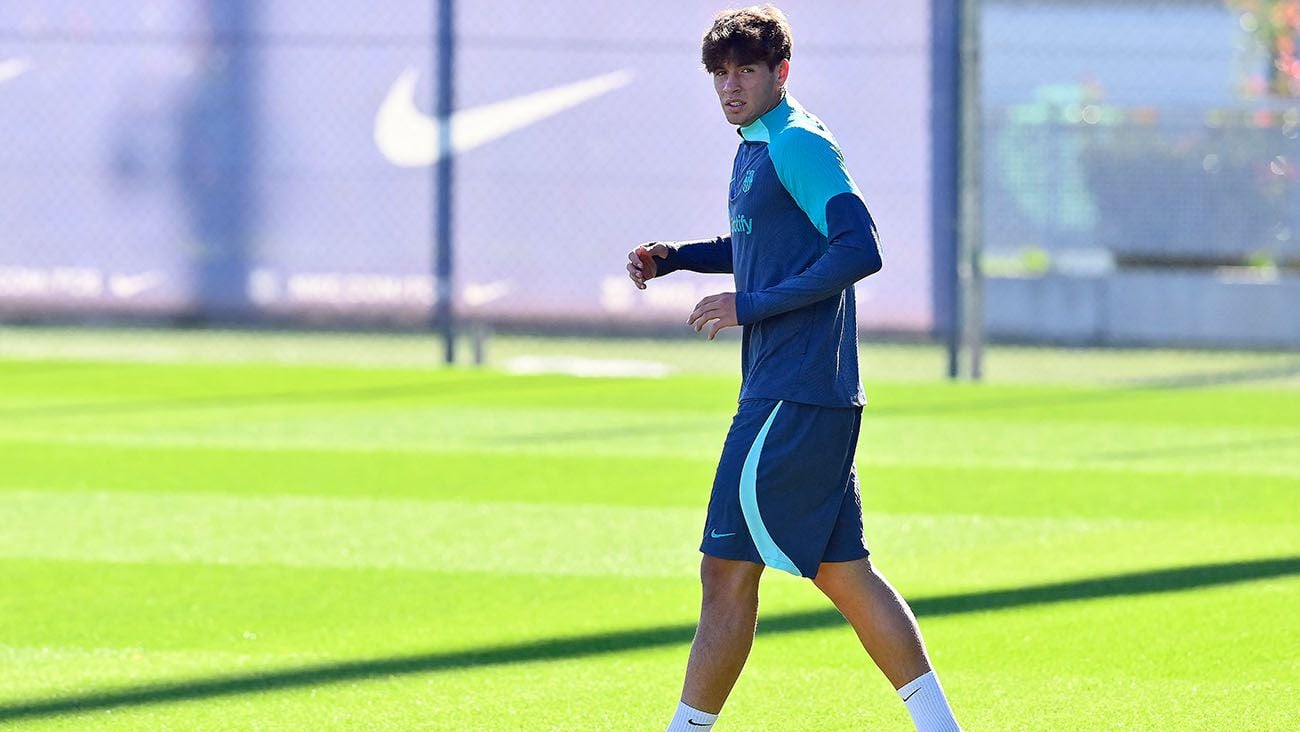 Marc Guiu in training with FC Barcelona