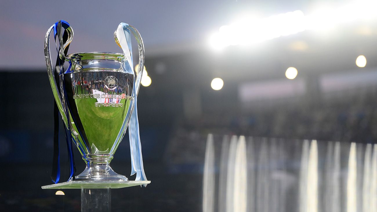 El trofeo de la Champions, en la final entre City e Inter