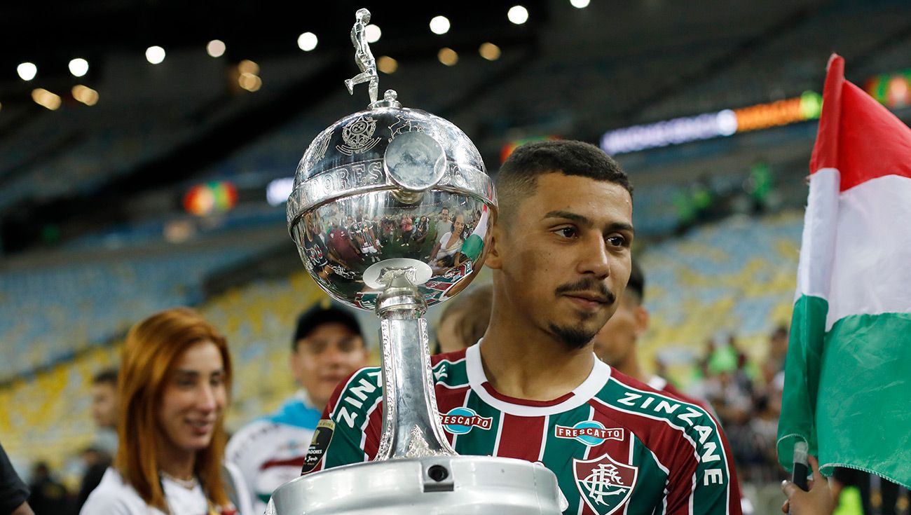 André con el trofeo de la Copa Libertadores 2023