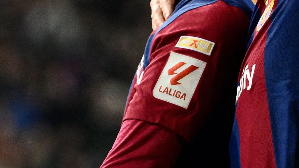 Escudo de LaLiga en la camiseta del FC Barcelona