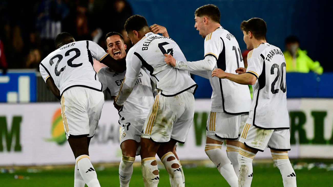 Jugadores del Real Madrid celebrando un gol ante el Alavés