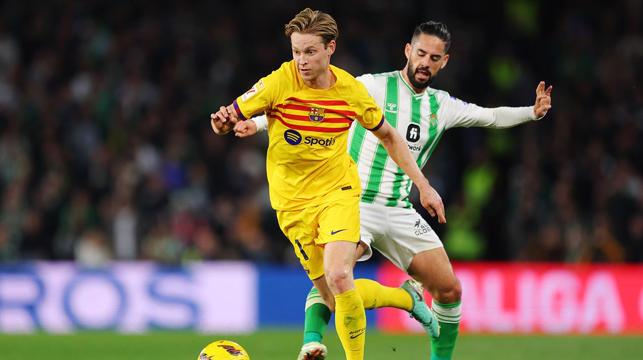 De Jong durante el partido ante el Betis en LaLiga