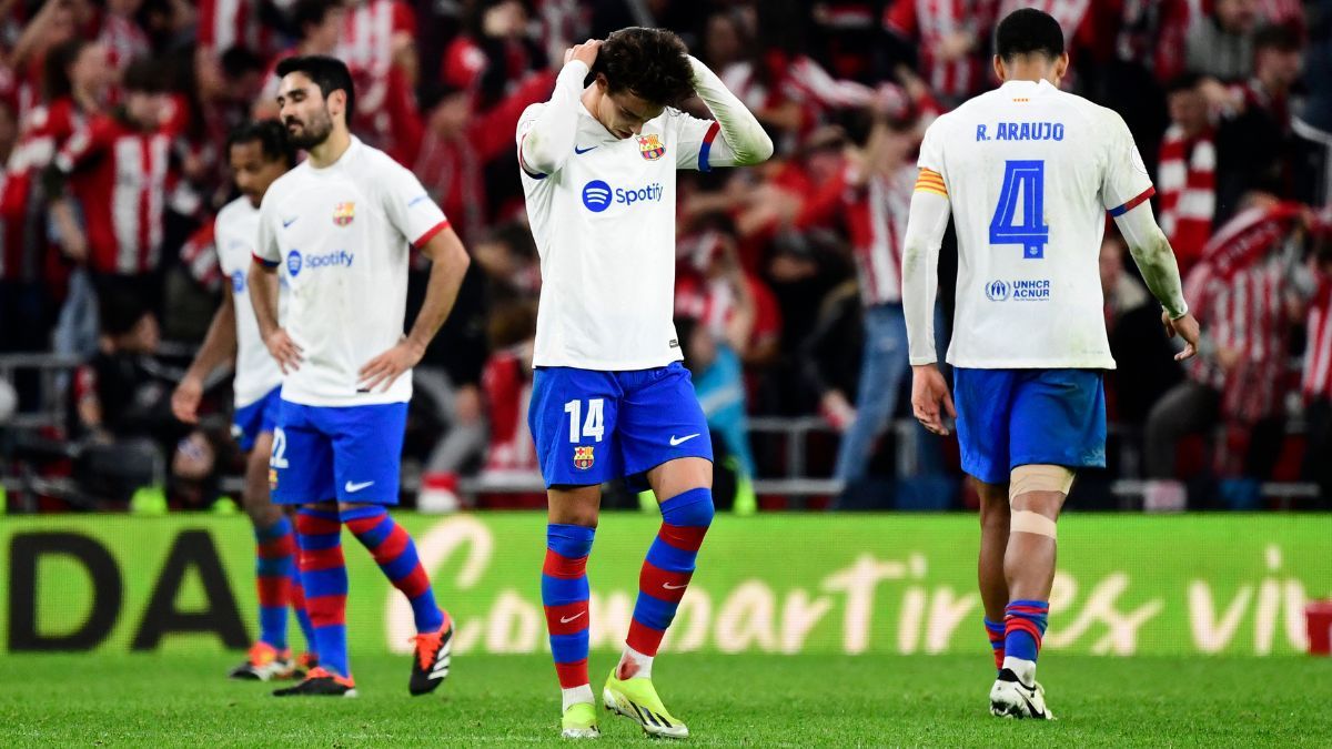 Los jugadores del FC Barcelona se lamentan en San Mamés