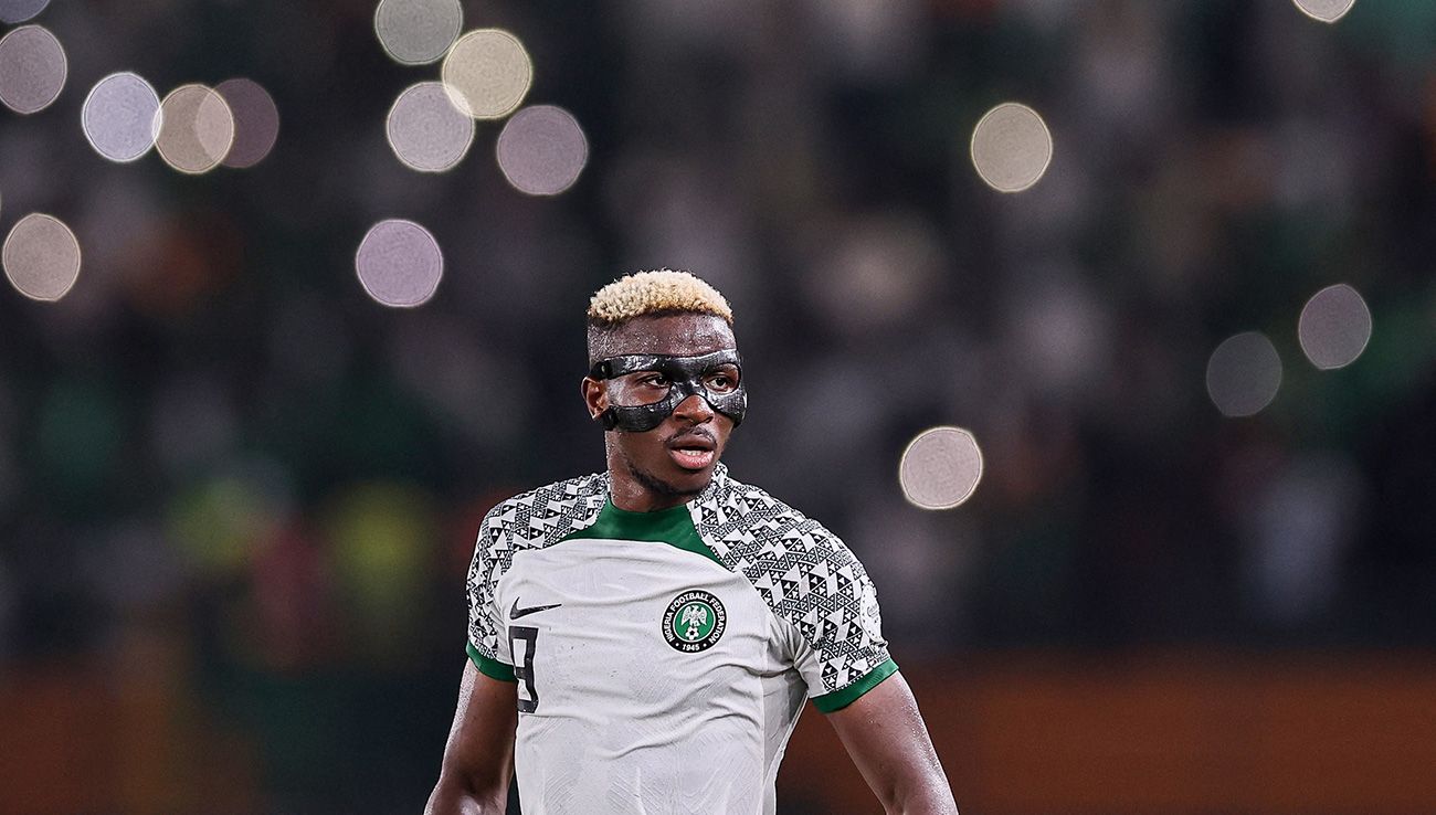 Víctor Osimhen durante un partido con Nigeria