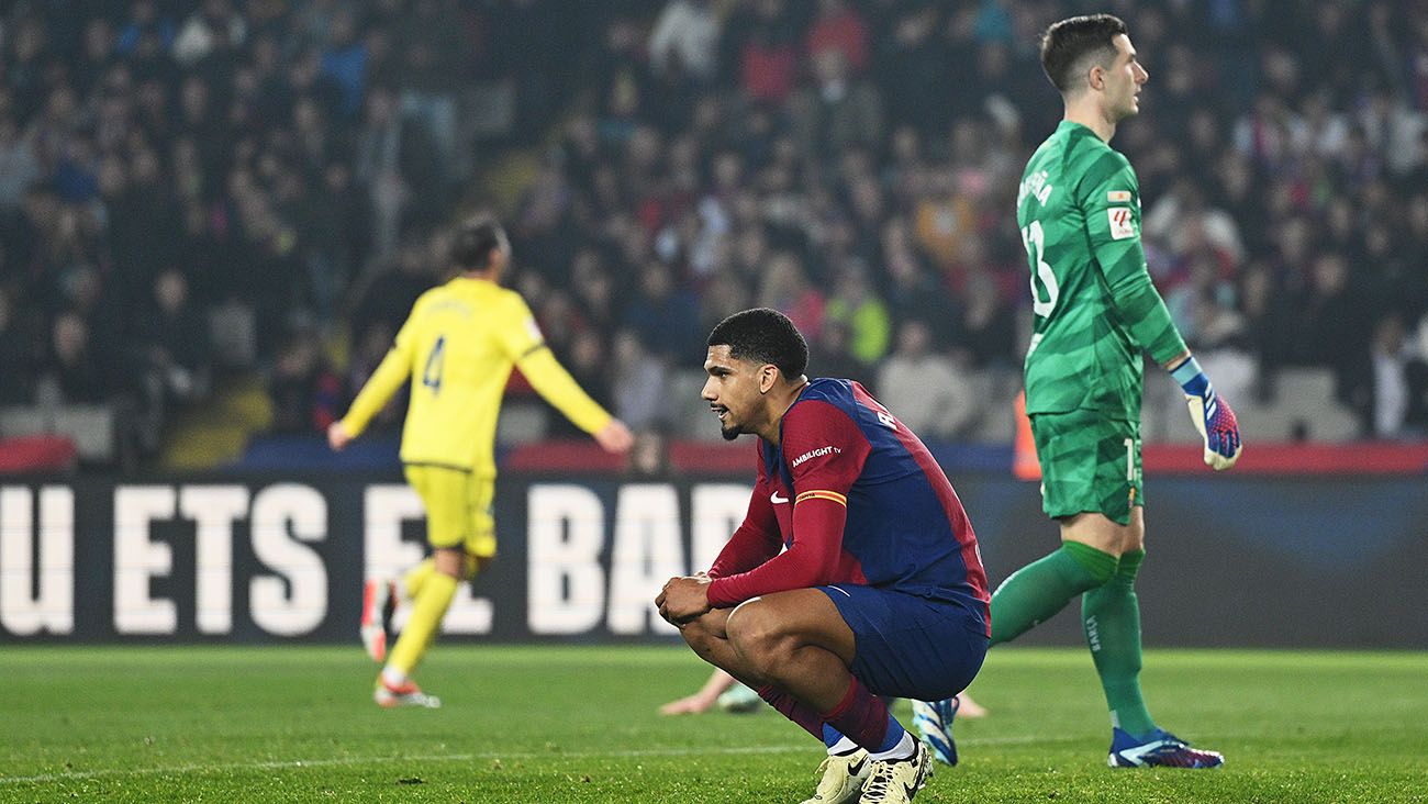 Ronald Araújo se lamenta tras la derrota ante el Villarreal (3-5)