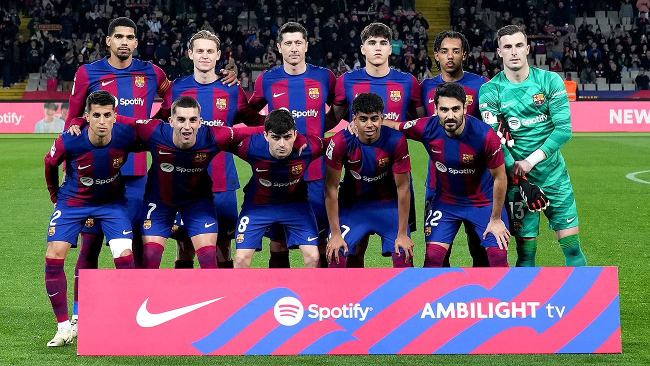 The eleven of FC Barcelona against Osasuna in Montjuïc