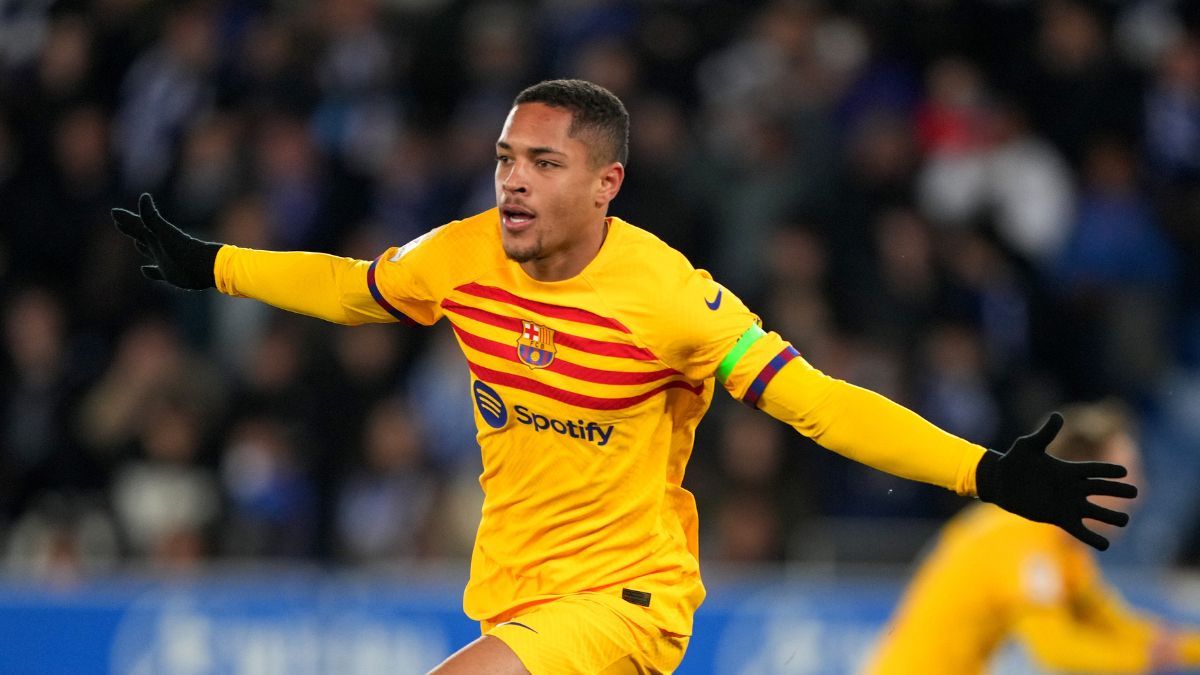 Vitor Roque celebra un gol con el FC Barcelona