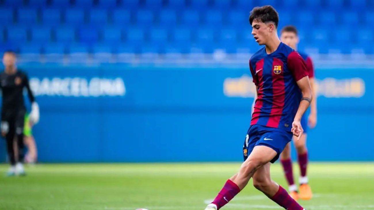 Marc Bernal in a match with Barça Atlètic